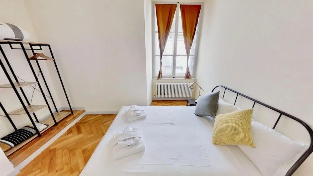 Triestevillas A/C Huge Central & Brand New - 5BR
