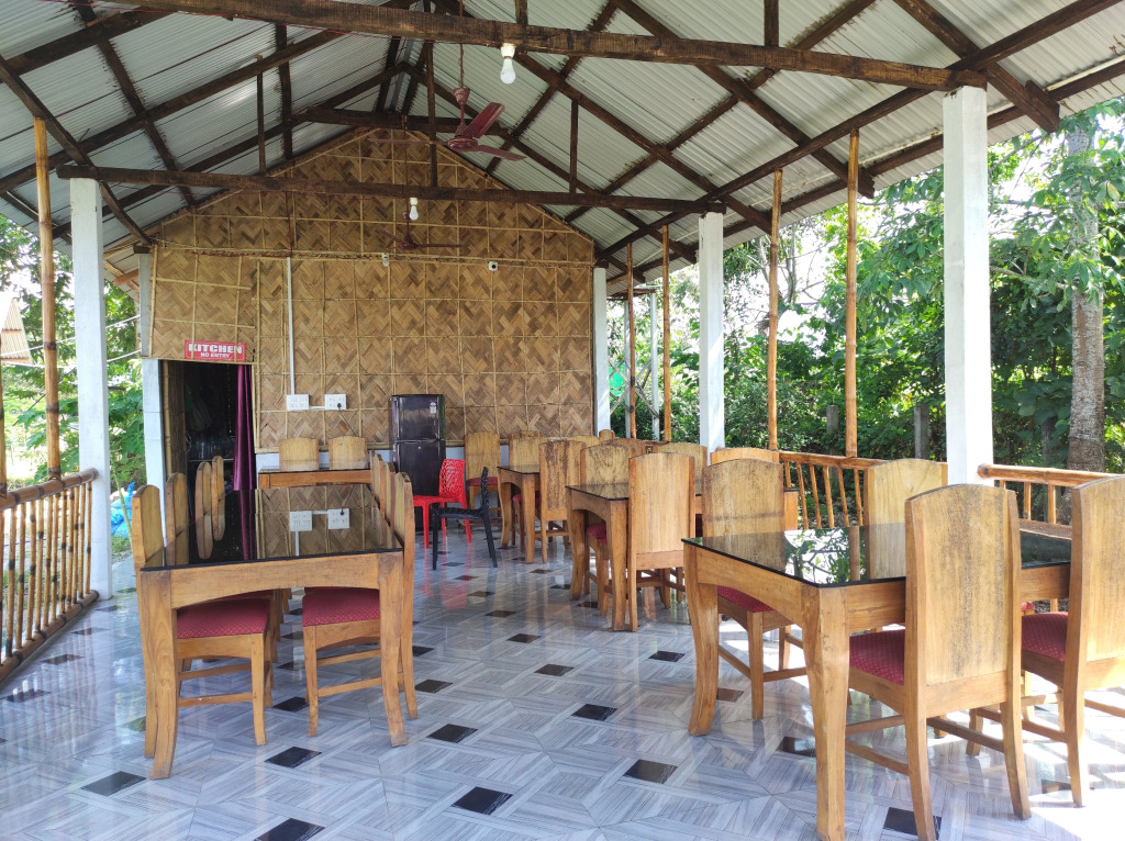 Homocation Falcon Jungle Resort