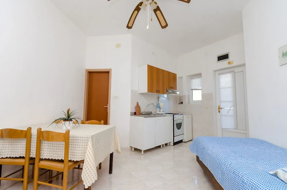 Apartments Danilo