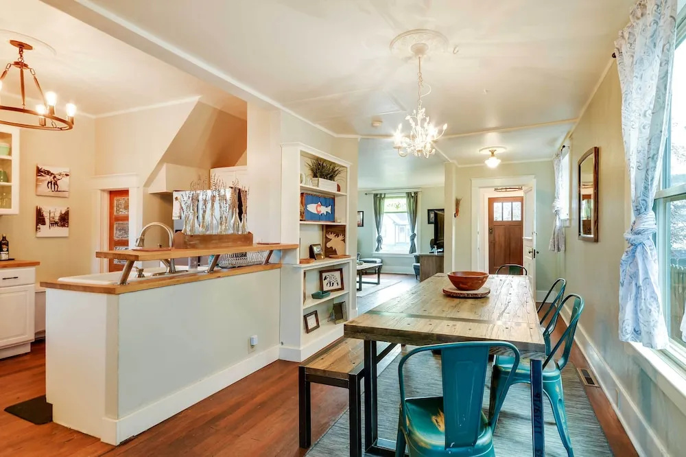 Red Lodge Home on Broadway - 15 Min to Ski Resort!
