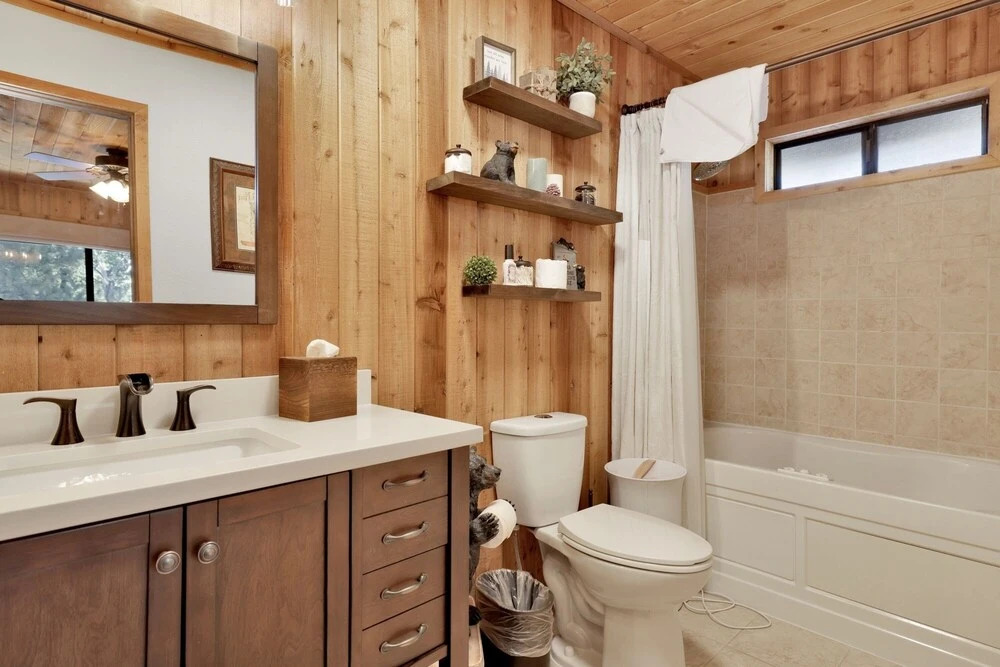 2102- The Drowsy Den 2 Bedroom Home by Redawning