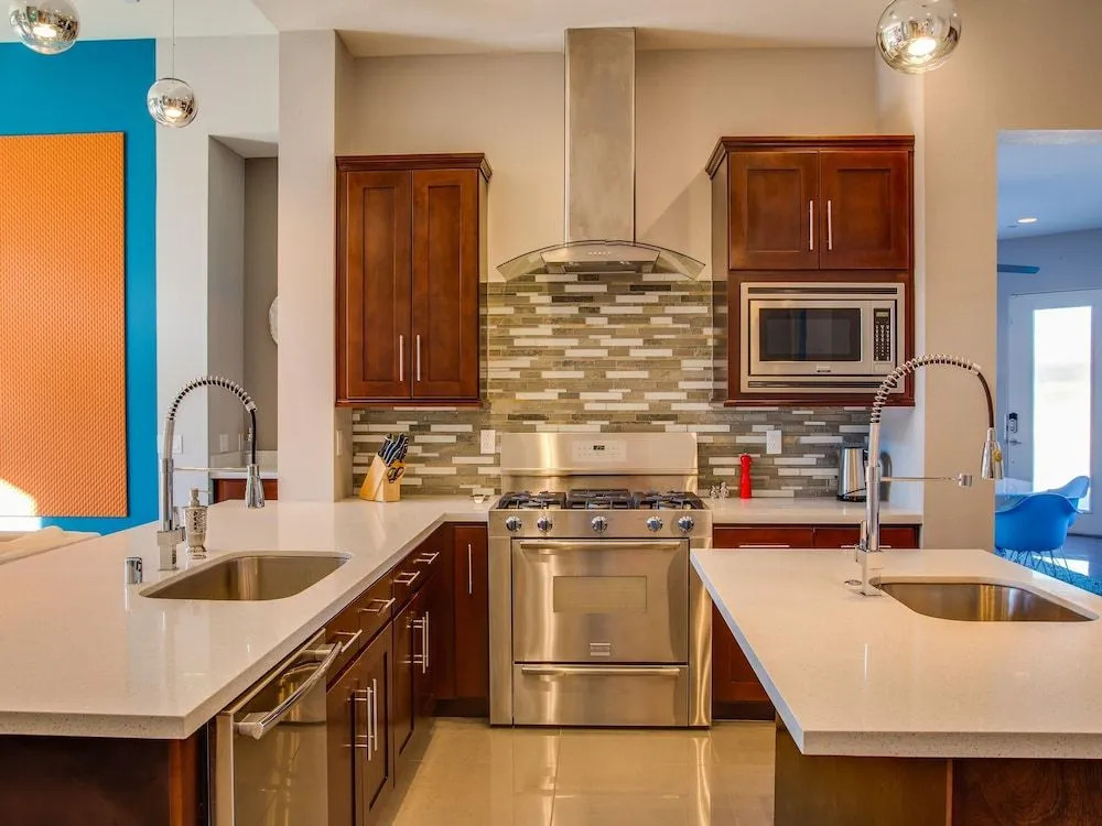 Sun Haven Escape by ACME House Company