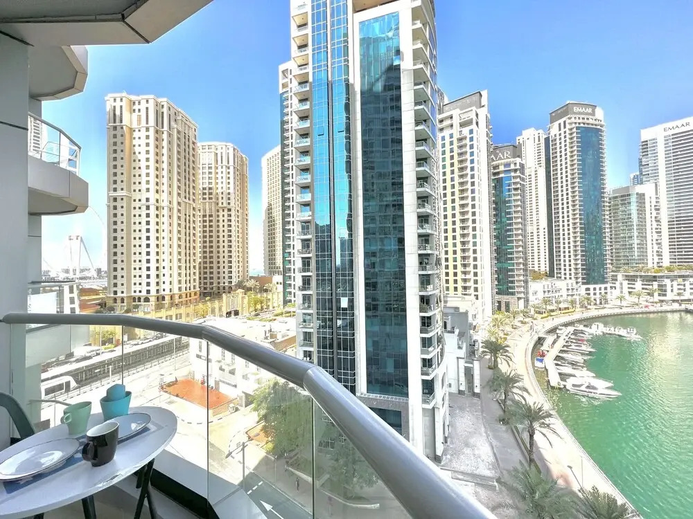 Whitesage - Marina Gem, Fancy Apartment with Waterfront Views, Dubai