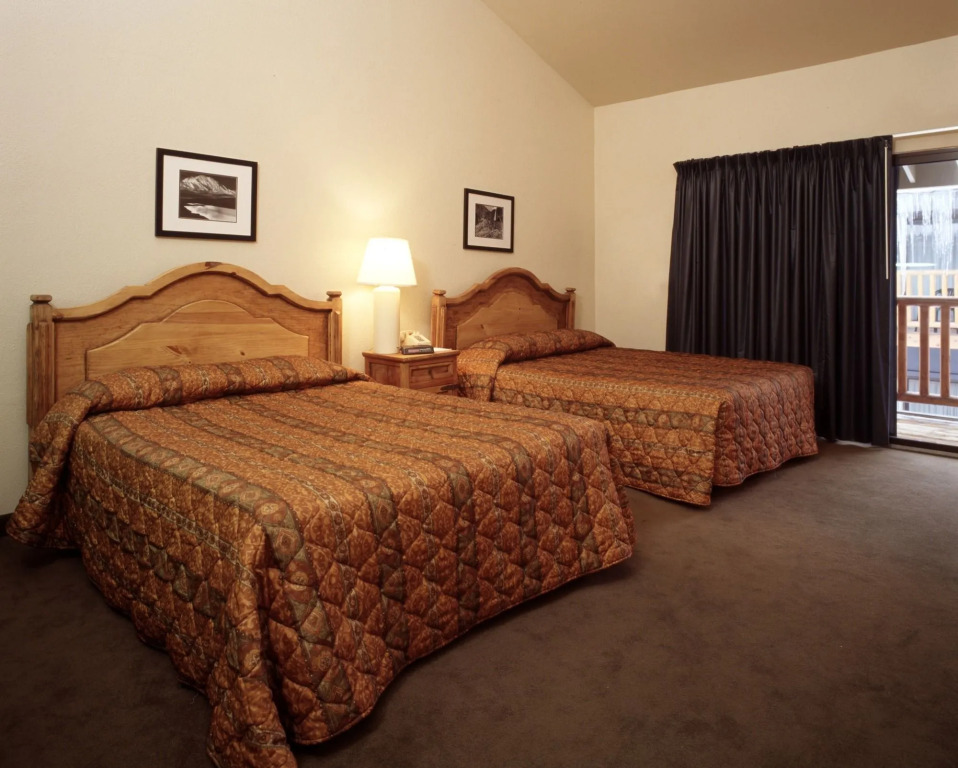 Prospector Accommodations by All Seasons Resort Lodging