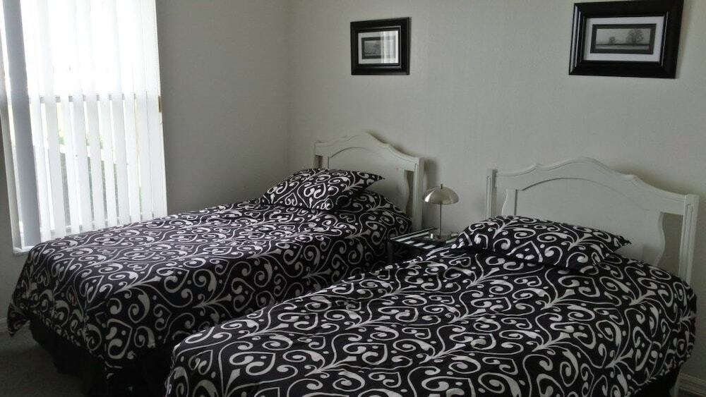 Lake Davenport 4 bed / 2 bath home