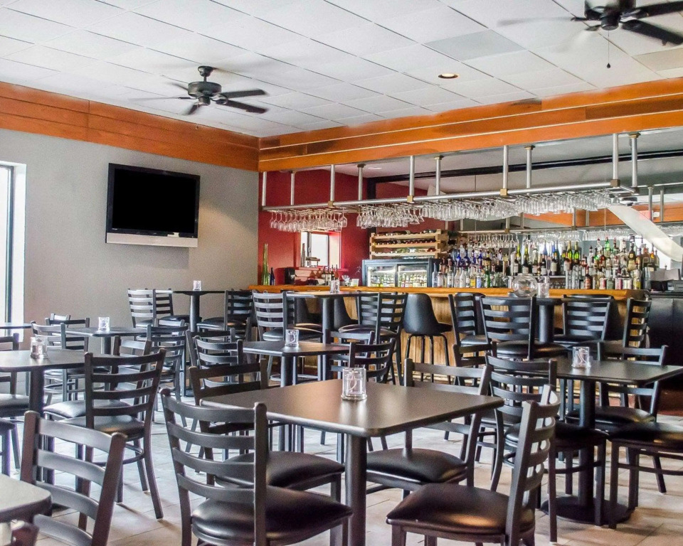 Quality Inn & Suites Pensacola Bayview