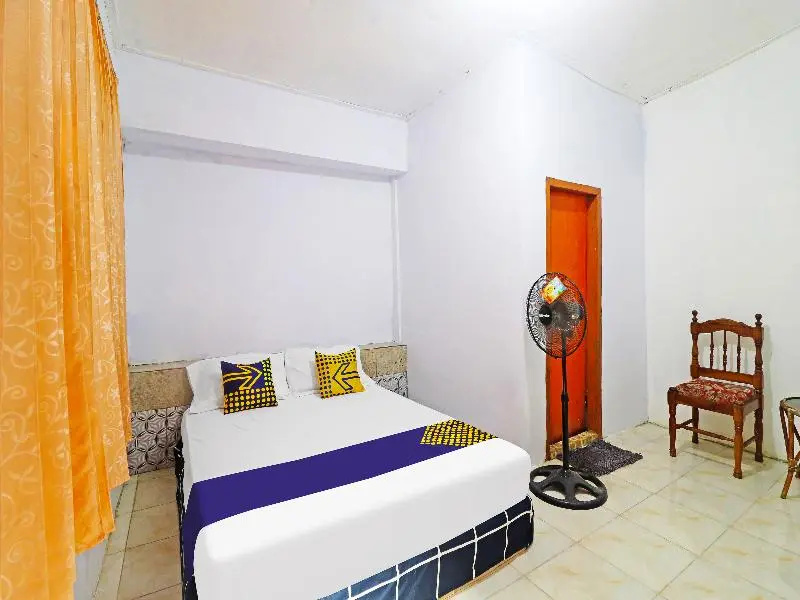 SPOT ON 91222 Kanjeng Mami Homestay Syaria