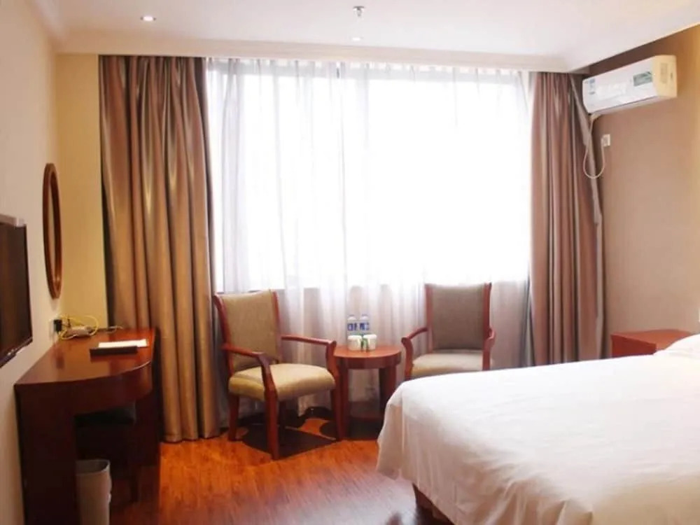 GreenTree Inn Lianyungang Donghai New Bus Station Express Hotel