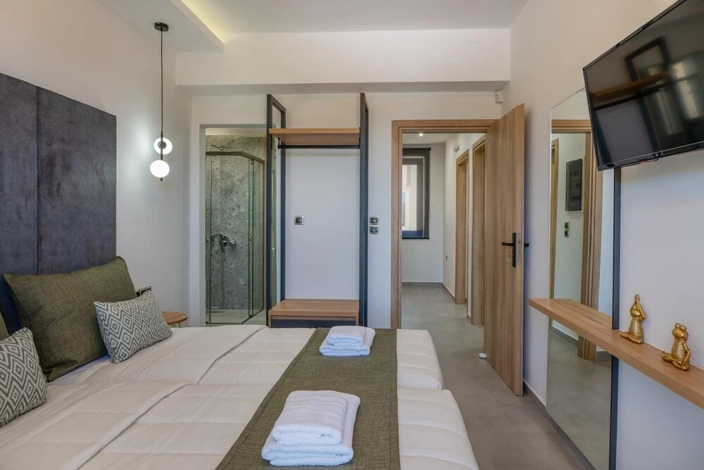 Luxurious Villa Mare - With 150m Pool