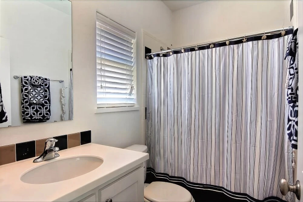 Station Street - 4 Br Townhouse