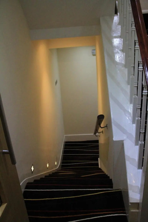 Cromwell Hotel