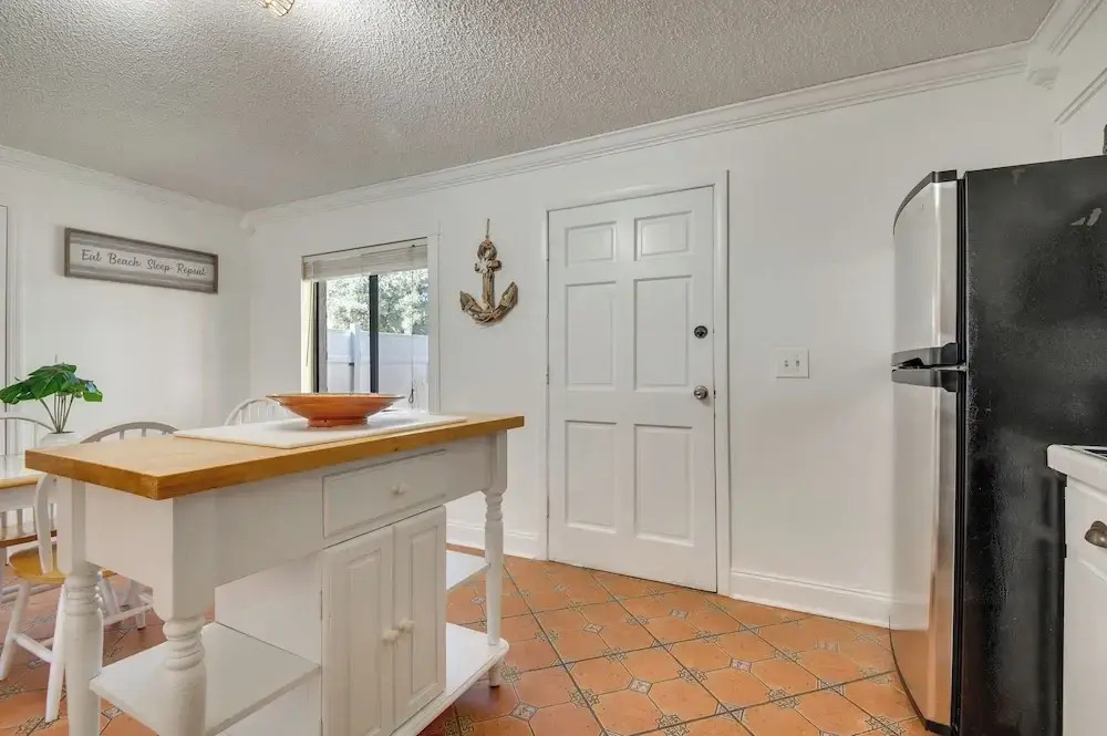 2 Blocks to Beach! Cape Canaveral Apt w/ Patio