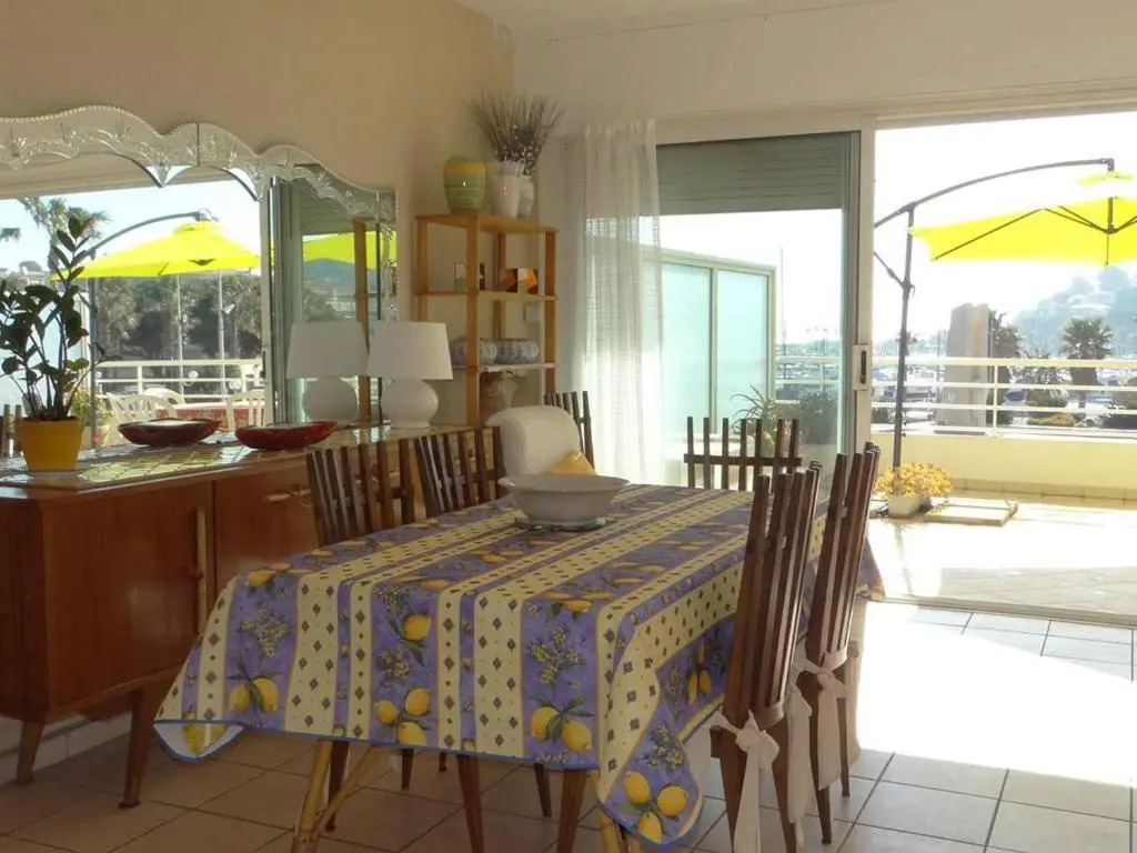 Appartement Cavalaire-sur-Mer, 3 pièces, 4 personnes - FR-1-100-187