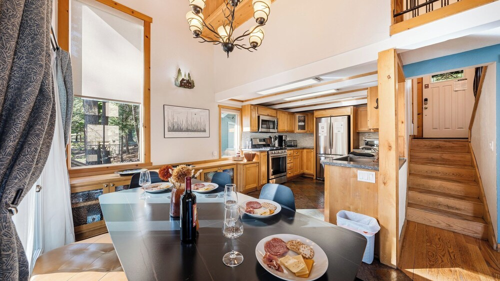Year-round Tahoe Escape With Hot Tub & Outdoor Dining Timberline Haven by Avantstay