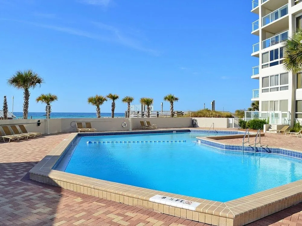 Beachside II 4255 - 2 Br condo by RedAwning