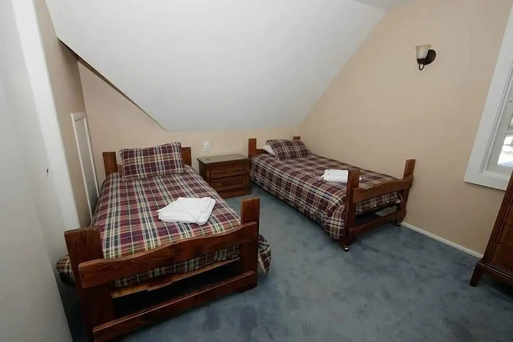 3664 Birch Avenue 5 Bedroom Cabin by RedAwning
