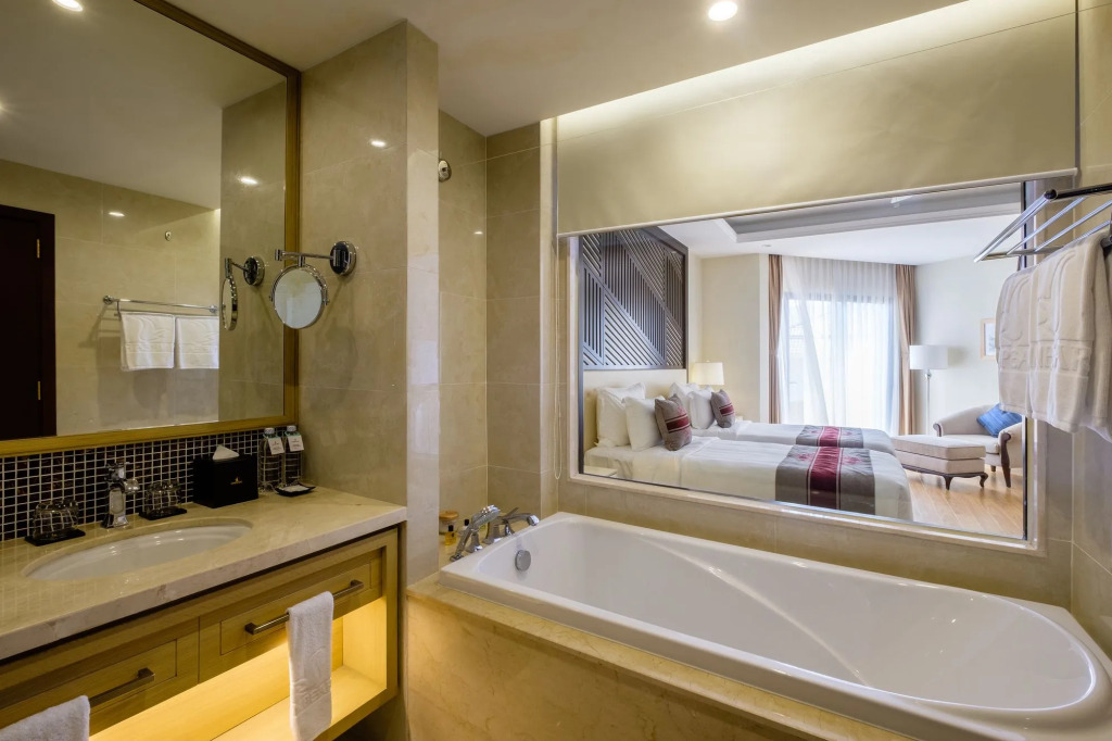 Renaissance Danang Hoi An Resort & Spa