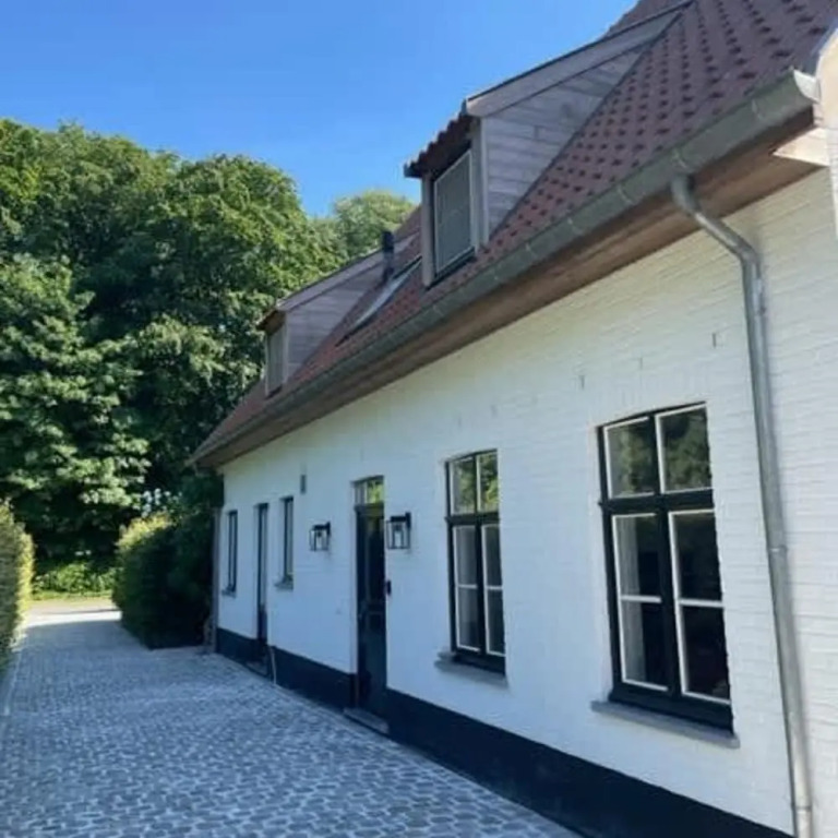 Two Guest-rooms in Stylish Villa - Free Bikes