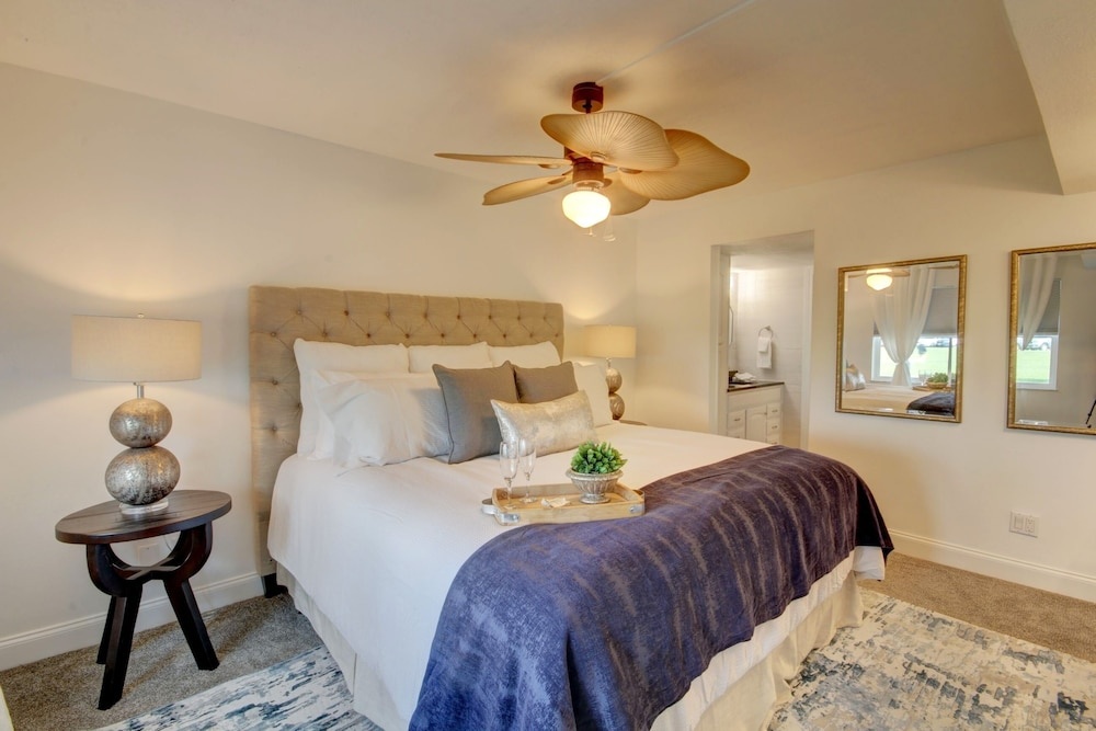 116 El Matador 2 Bedroom Condo by RedAwning