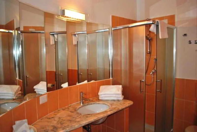 Delta Rooms