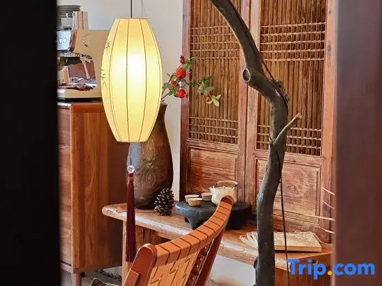 Lumen Shangshangqian Guesthouse Near Guoqing Temple