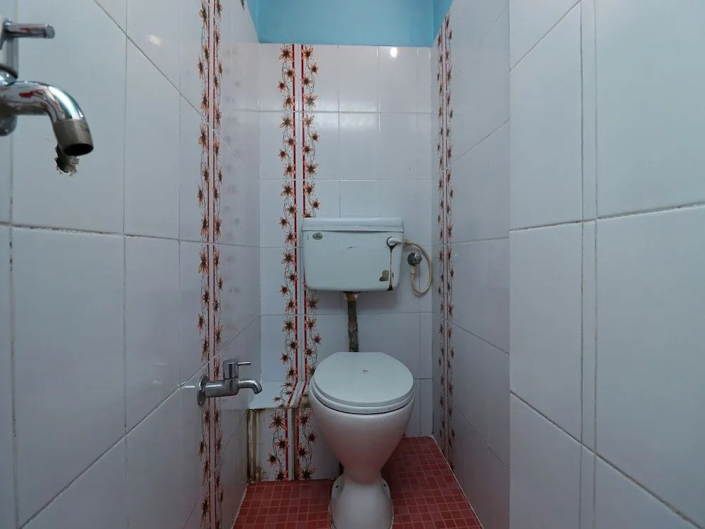 OYO 33455 Hotel Shivam