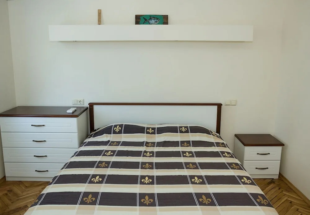 FM Deluxe 1-BDR Apartment - Just Like Home