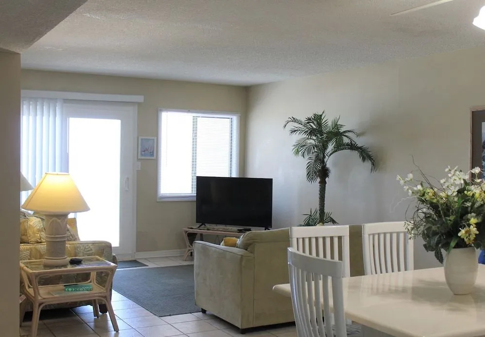 Gulf Shore Condo #604r 2 Bedrooms 2 Bathrooms Condo