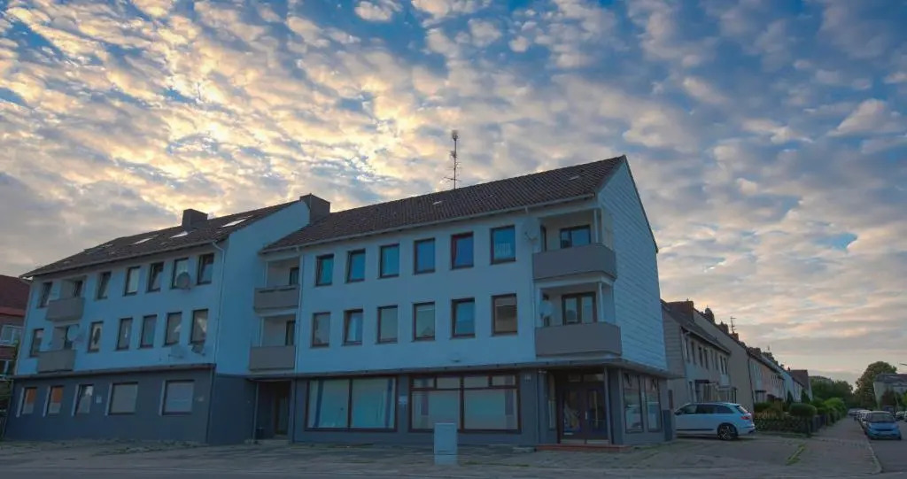 AVR Apartment HOF 1