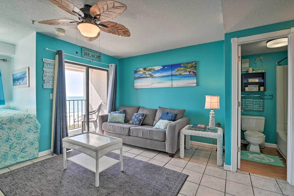 Lovely Resort Studio w/ Balcony & Ocean Views