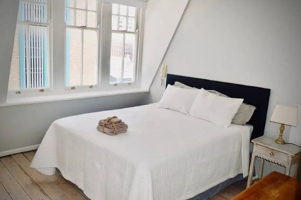 2 Bedroom Designer Apartment In Cape Town City Centre