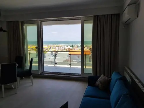 WAVE 1 Promenada Apartments