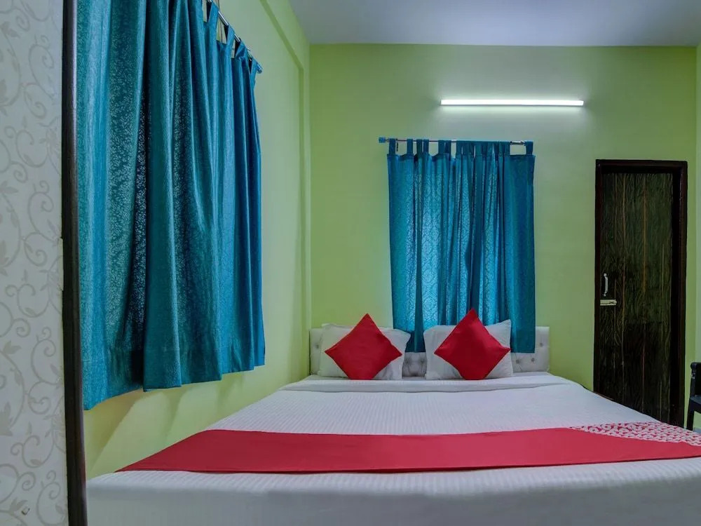 OYO Flagship 13777 VIP Palace