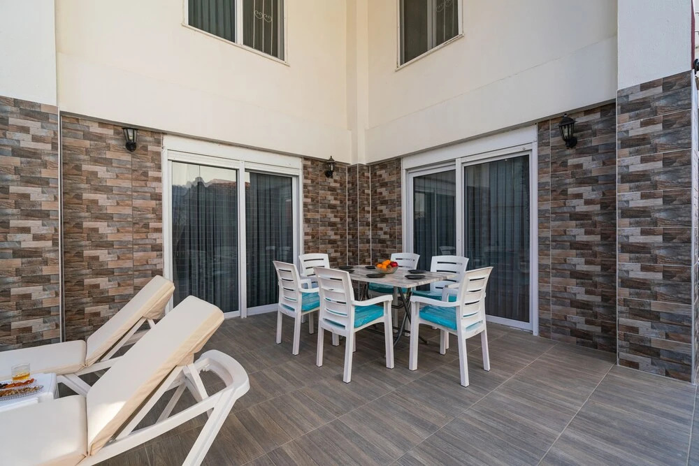 Villa Aris by Villatatilin