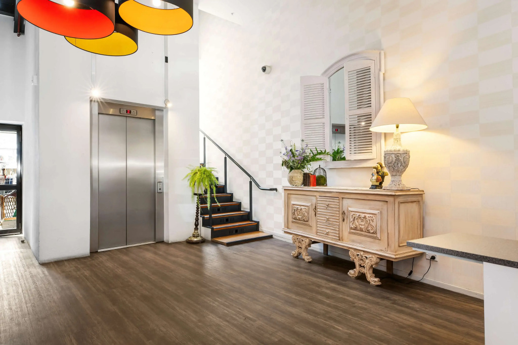 Hotel 115