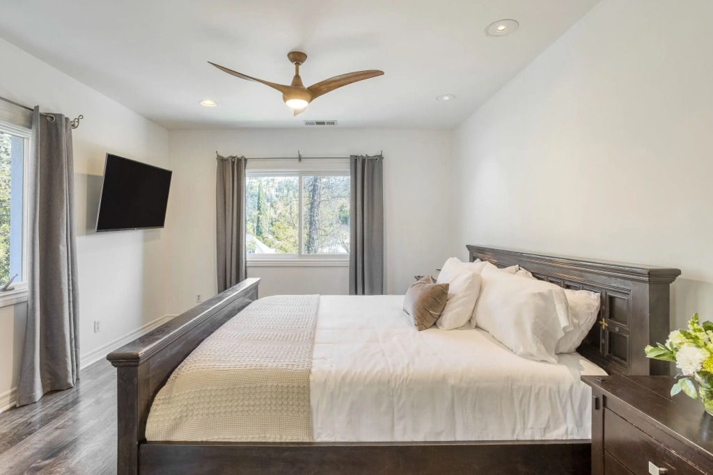 Valentino by AvantStay | Luxury Hollywood Mansion, Los Angeles