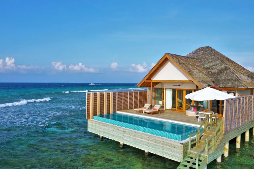 Emerald Faarufushi Resort & Spa - Deluxe All Inclusive