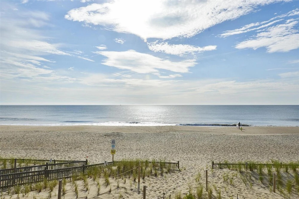 Sunrays North Tower Shores by Long & Foster