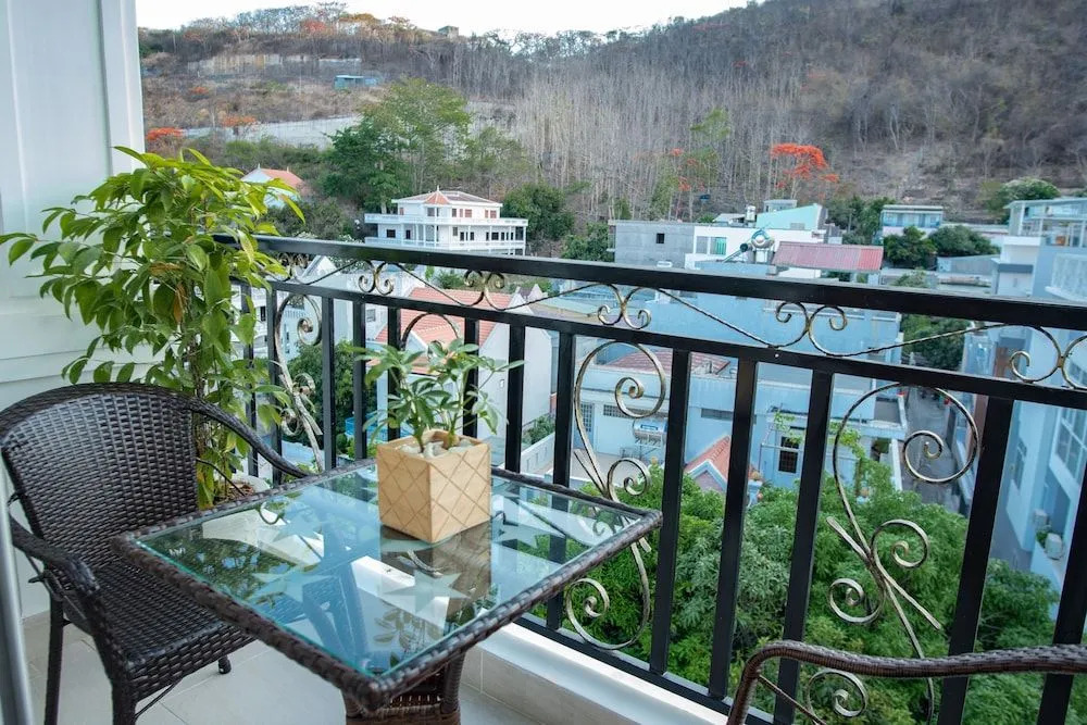 Amora Hotel & Apartment
