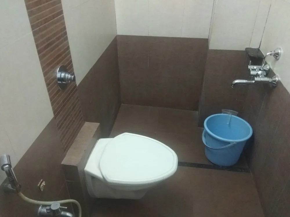 Jk Rooms 141 Peanut Nr Central Mall