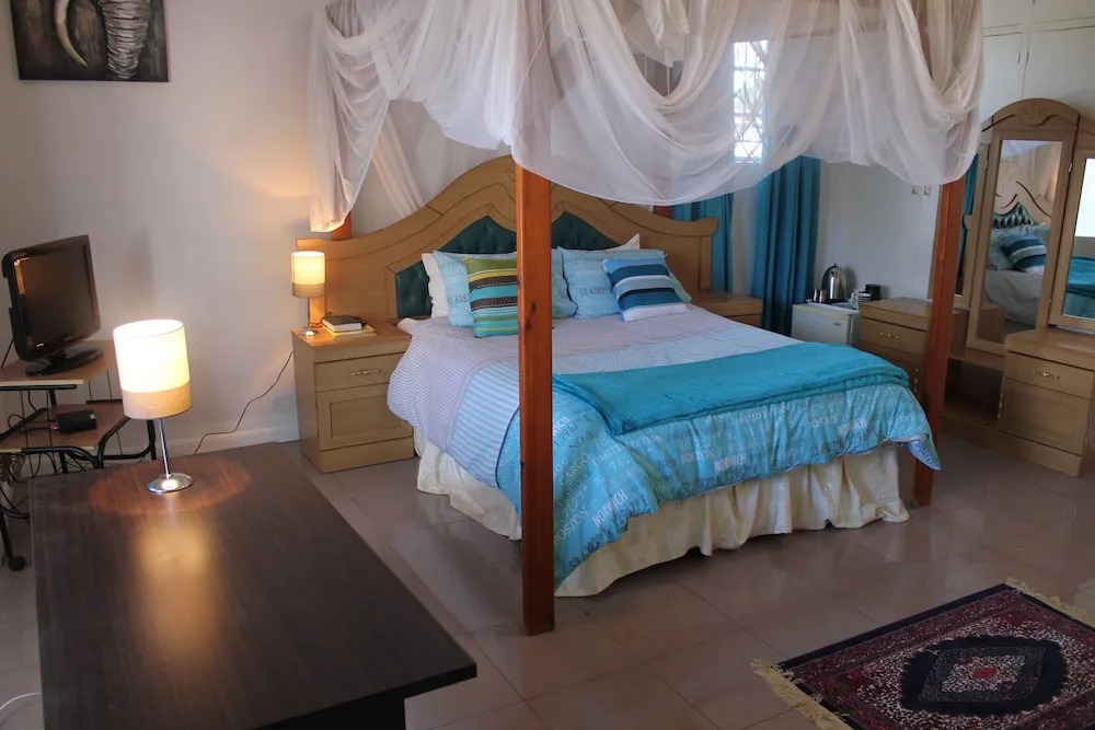 Blue Lagoon Lodge Blantyre