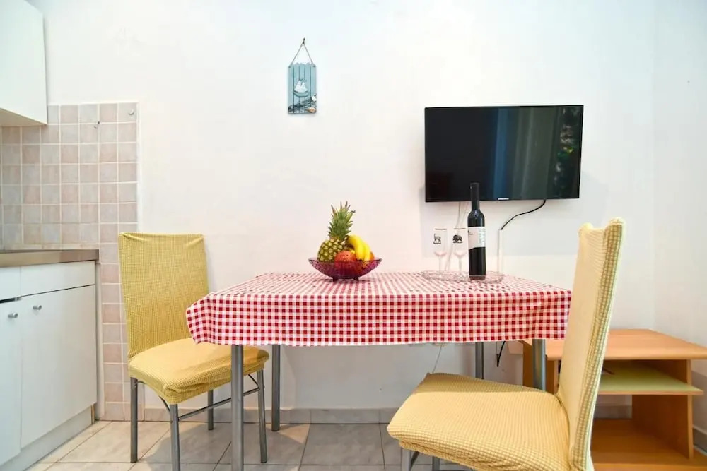 Welcoming Apartment With Shared Pool