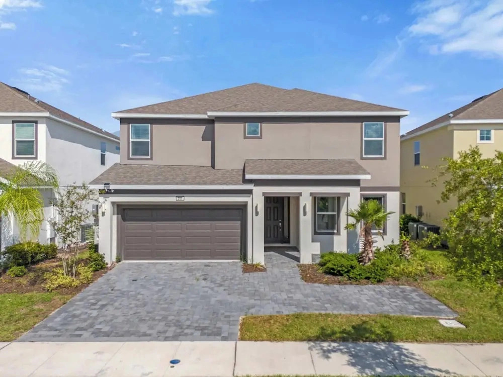 Upstay - Lively Mansion w Pool, Theater, Games