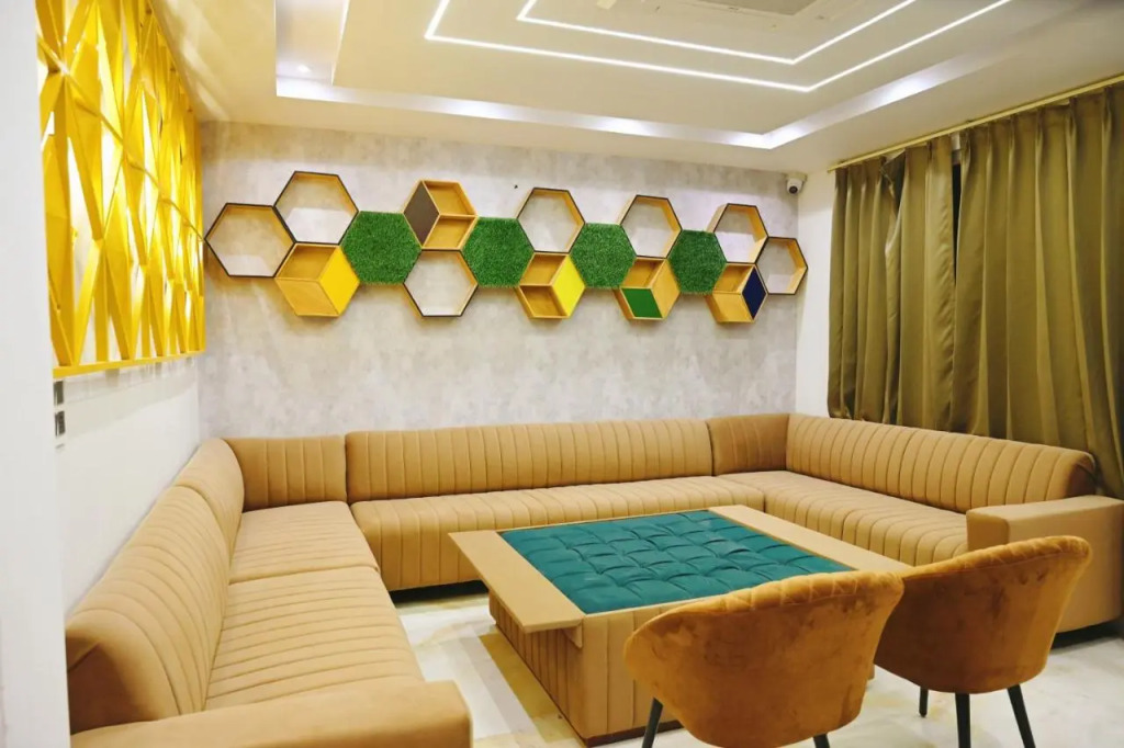 The Posh Hotel