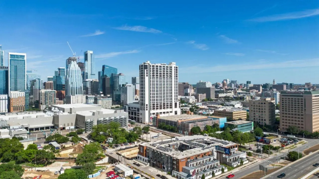 Placemakr Austin Downtown, Apartments by Hilton