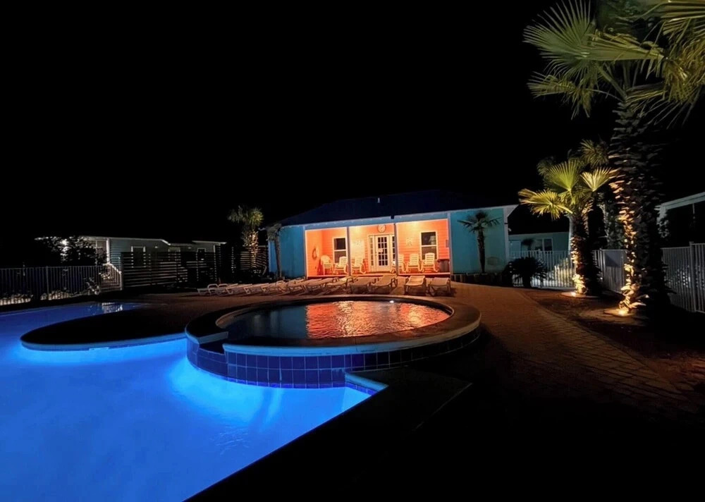 7018 Rookery 3 New Listing 2 Pools 1 min to Beach