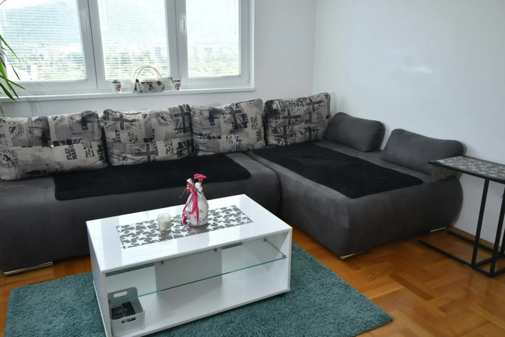 New, Modern & Luxury Apartment in the City