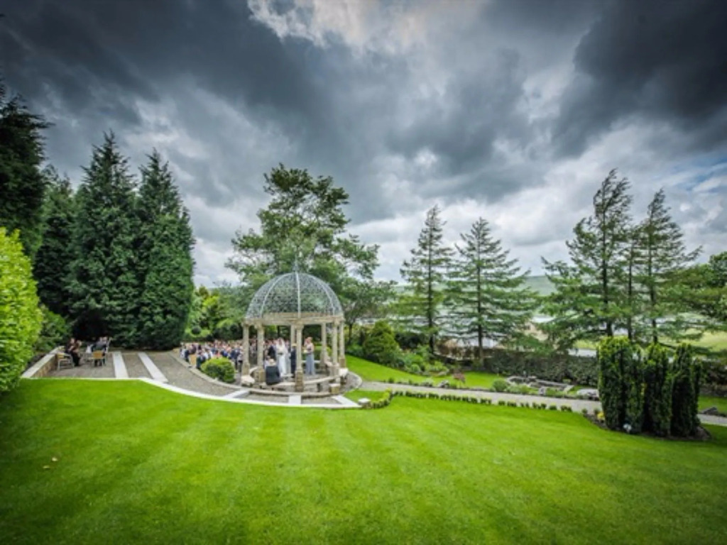 The Saddleworth Hotel