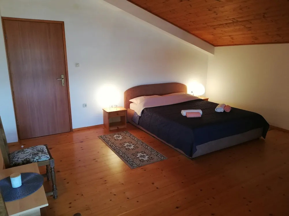 Villa Valeta 500 Meters From the Beach