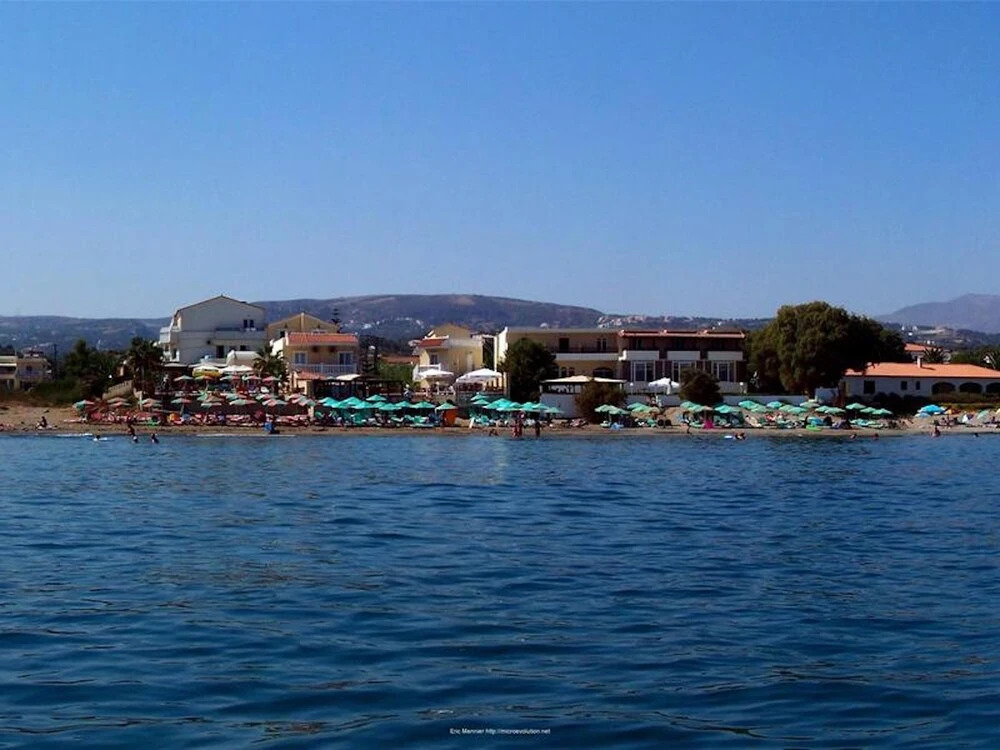 Apartment for 3 People With Swimming Pool Near the Beach